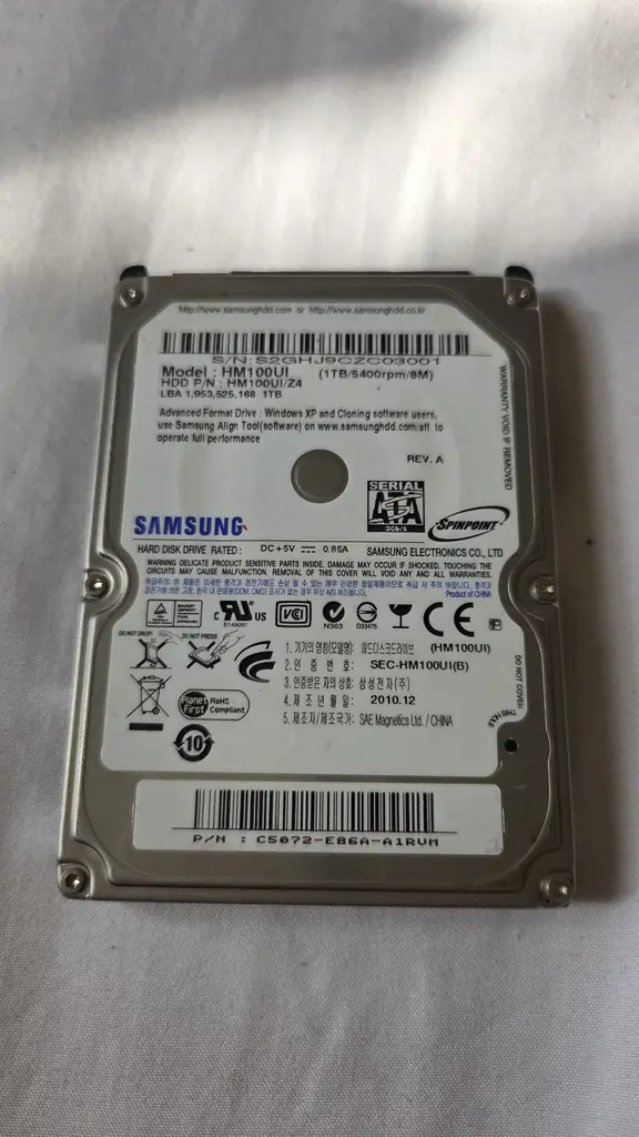 Жесткий диск Samsung 1TB HM100UI