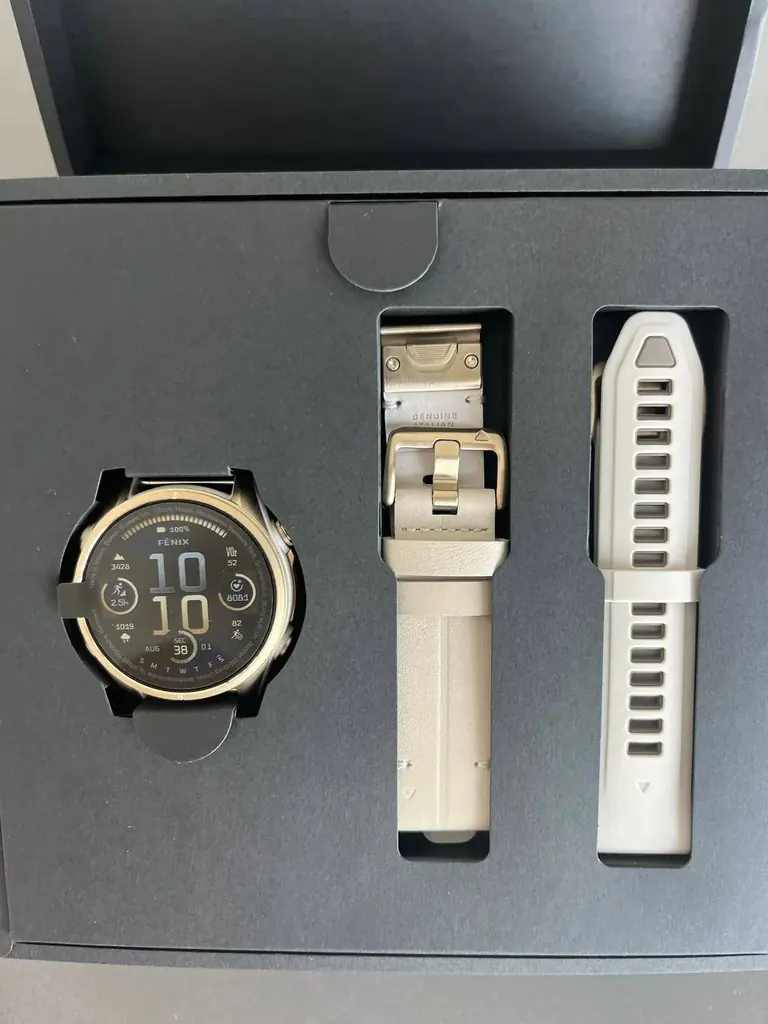 Новые garmin fenix 8 amoled sapphire 43 mm женские . Куплены в garmin ae. Полная гарантия. В компле…