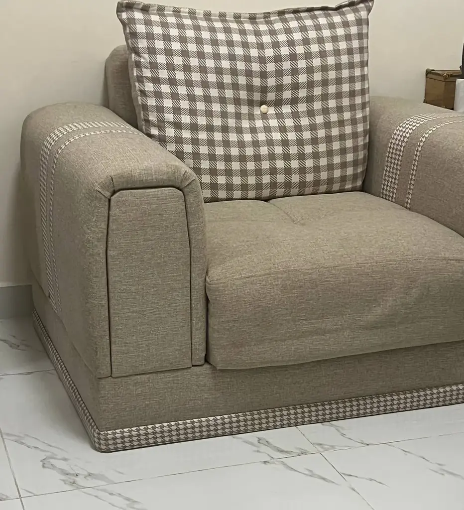 Продам раскладное кресло, есть место для хранения вещей 350 AED