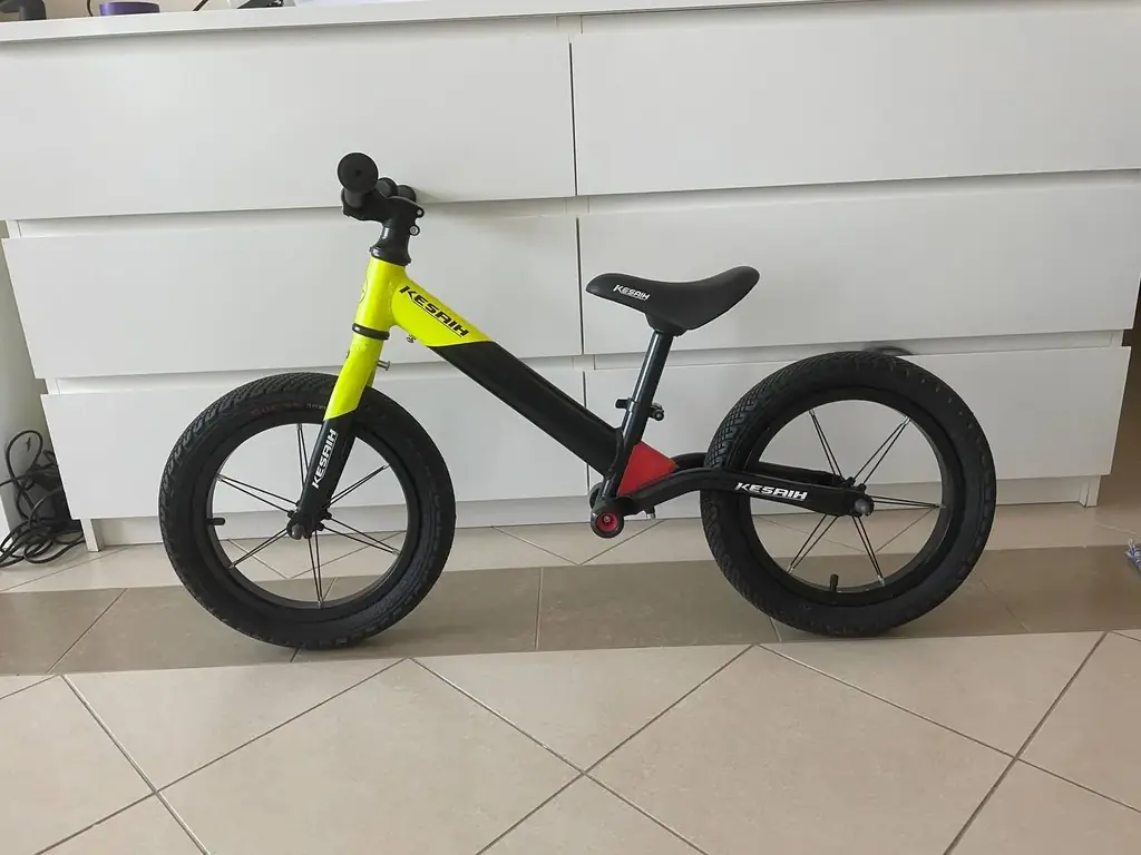 Беговел на 3-5 летку, почти новый