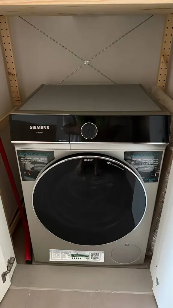 Siemens WG56B20XGC Front Load Washing Machine, 10kg.