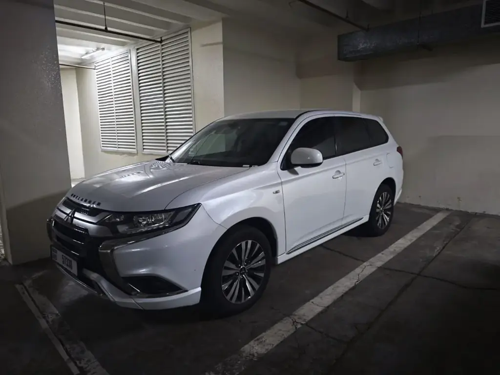 Mitsubishi Outlander 2.0L, 09/2022, Chinese spec. В эксплуатации с августа 2024. 24000 км пробег. 3…