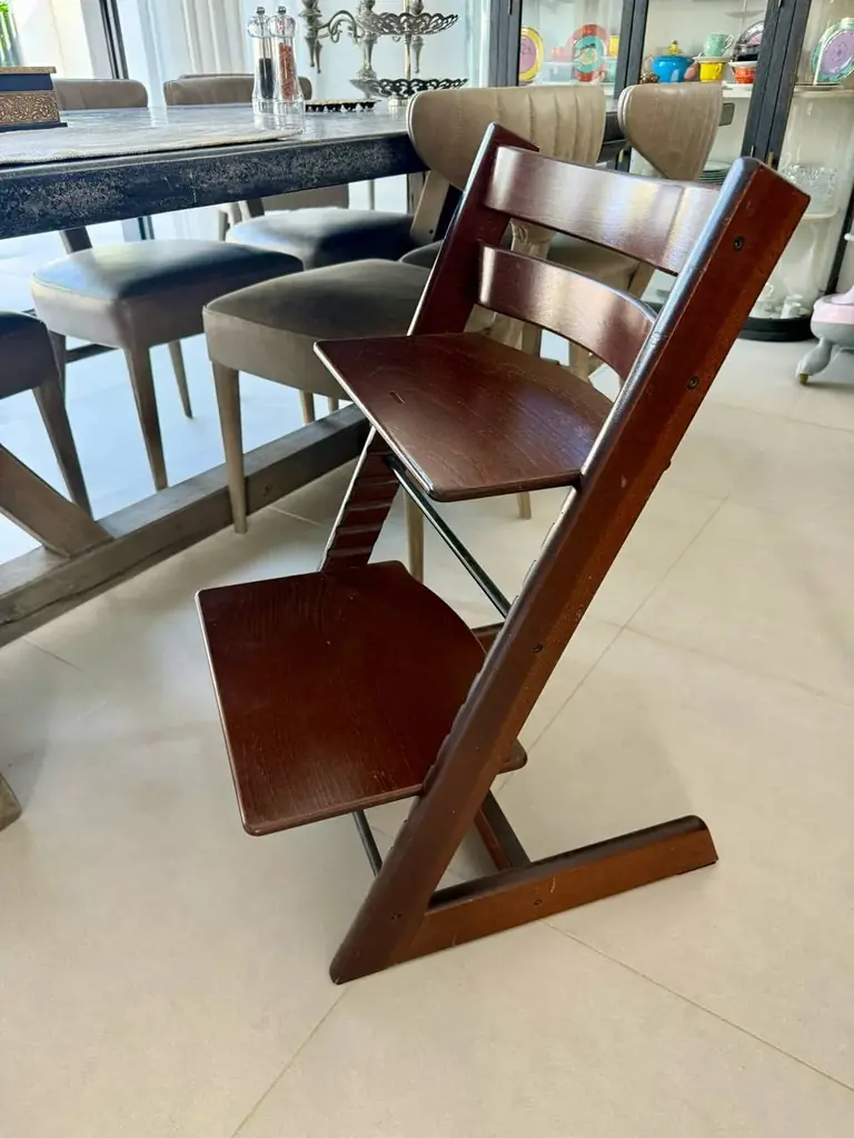 Stokke стул, в отличном состоянии. 600 aed