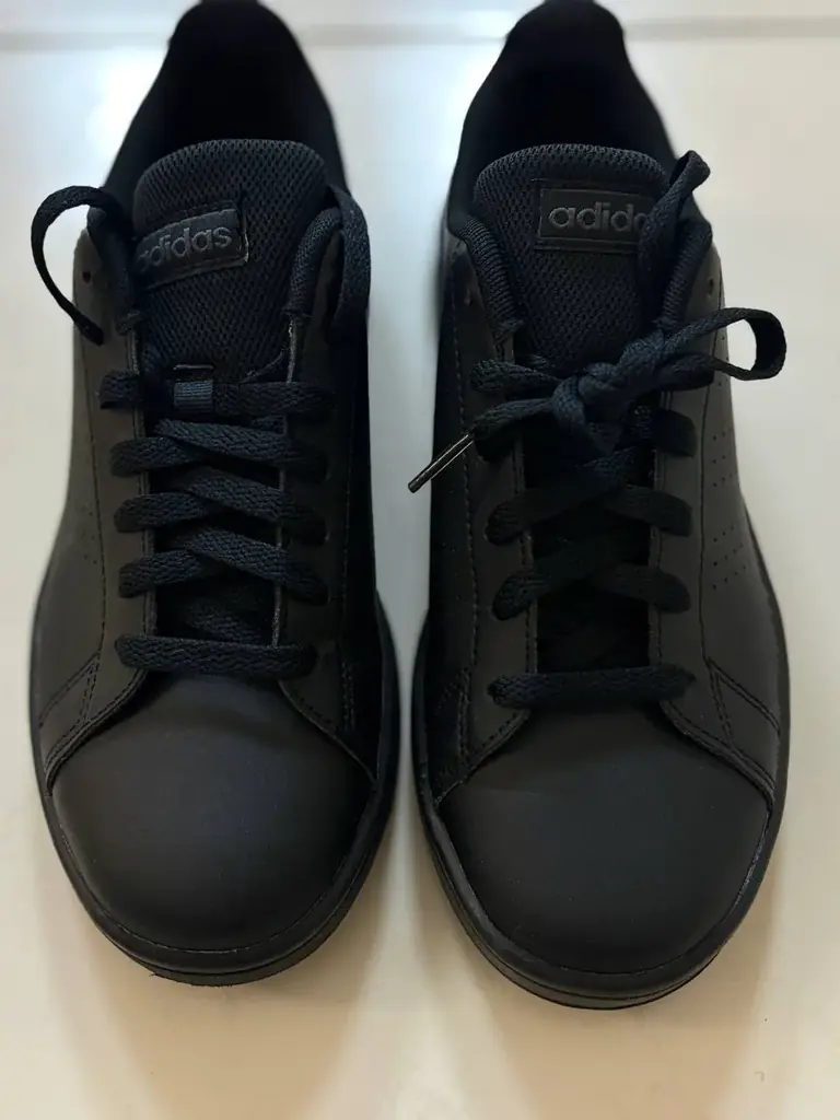 Кеды Adidas original. Новые. Идеальное состояние. Размер 38. Цена 80 дирхам. JVC