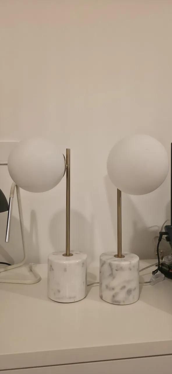 Minimalist Marble & Brass Desk Light (Минималистичный светильник: мрамор и латунь) 200 aed