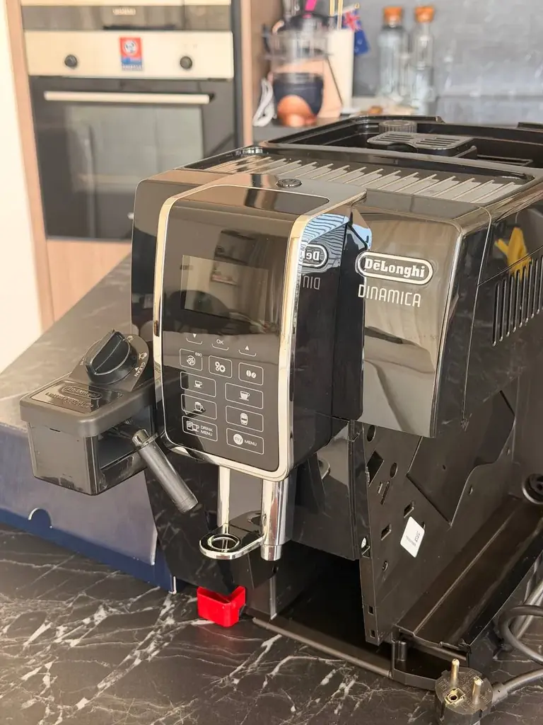 Продаю кофе машину De’Longhi Dinamica ECAM35X.75 / ECAM35X.55