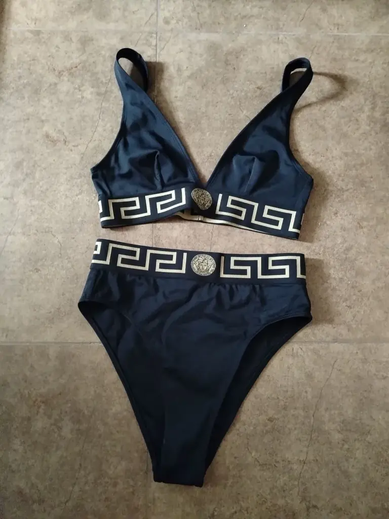 Продам раздельный купальник Versace