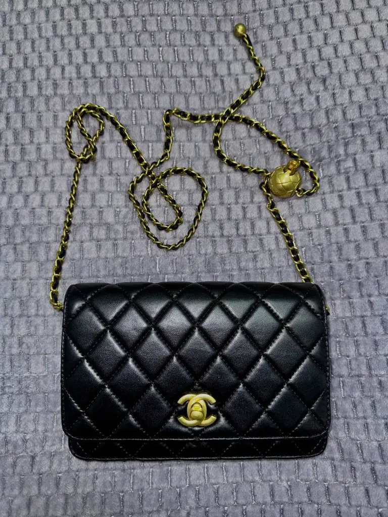 Chanel purse on chain в отличном состоянии продам за 200 аед или обменяю на Van cleef браслет или п…