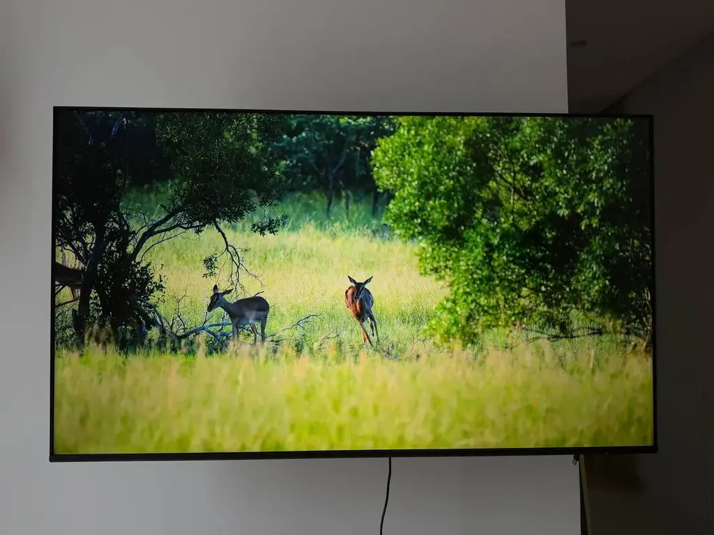 Продаю телевизор Samsung 55” Crystal UHD 4K Smart TV — U8000F (2025)