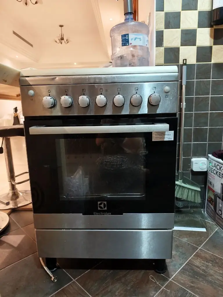 Газовая плита 4 конфорки Electrolux, 200 aed Al barsha самовывоз