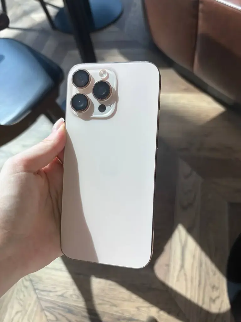 iPhone 16 Pro Max