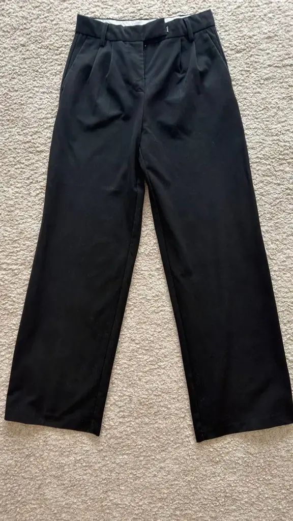 Брюки BERSHKA size eur 32 mex 22 10 AED Al furjan