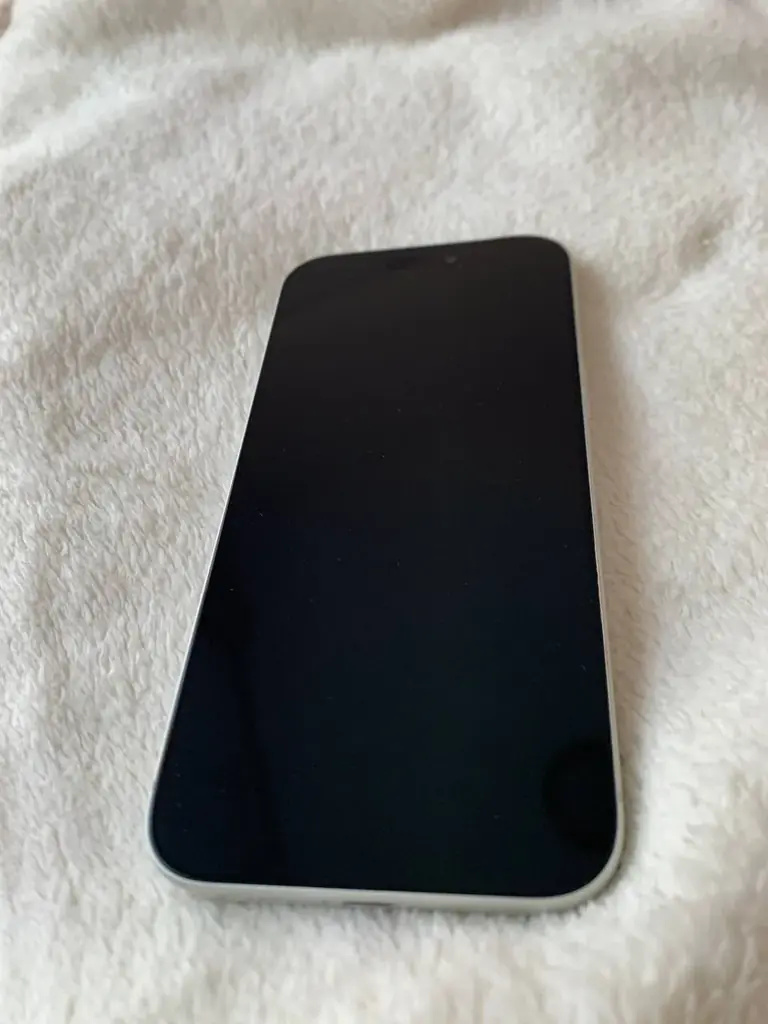 iPhone 17 pro max 4000 AED 256 gb в идеальном состоянии