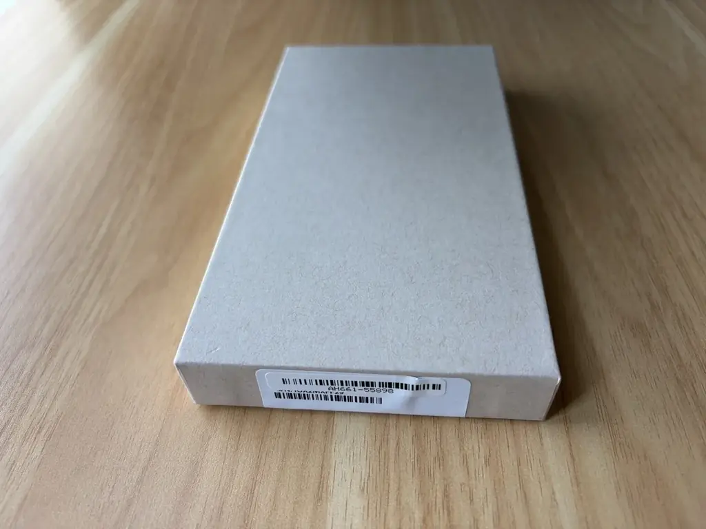 Продам iphone 17 pro orange 256 GB, новый, запечатанный. Был выдан apple по гарантии, поэтому короб…