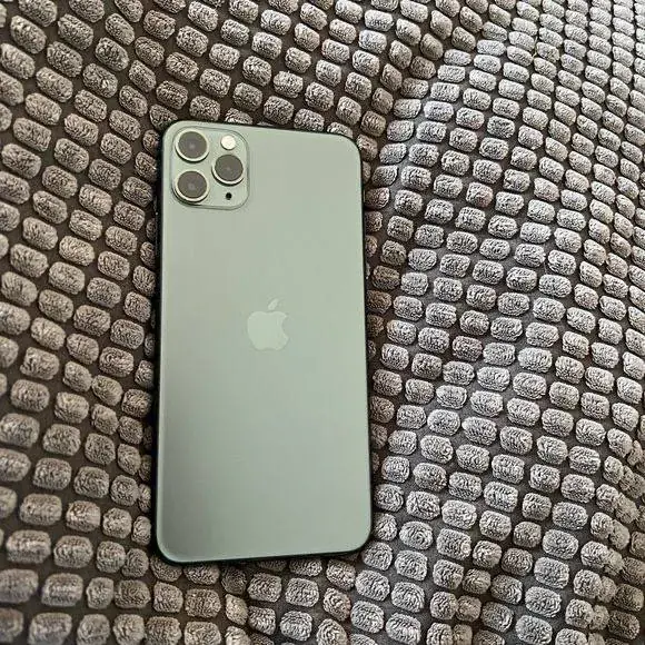 Продаю iPhone 11 Pro Max 256 Gb Midnight Green