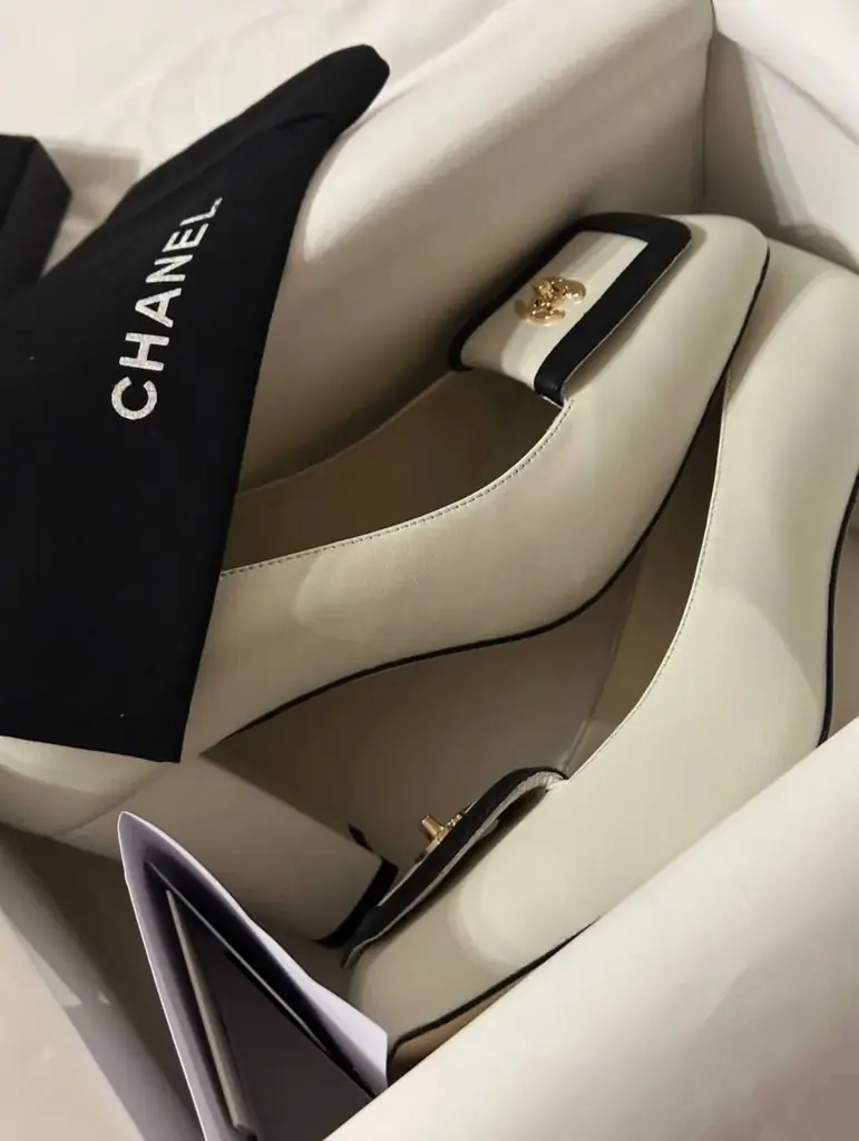 Продам туфли Chanel 1:1 кожа ,39 размер 600 aed