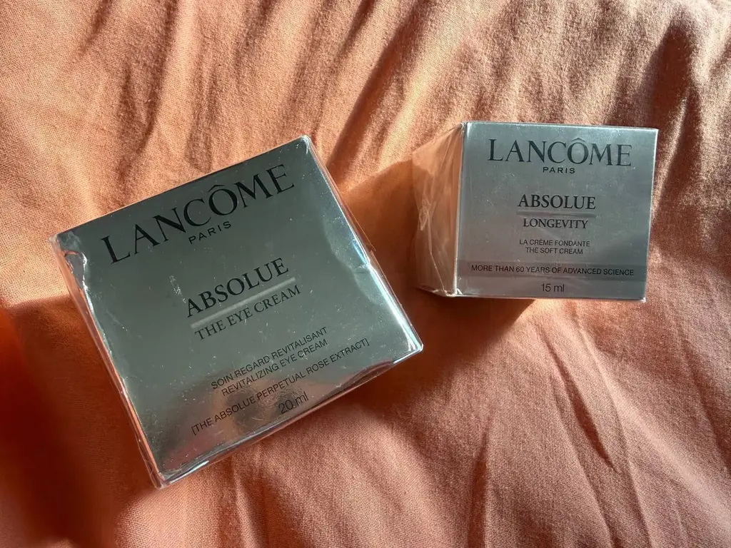 lancôme absolue — полноразмерный крем для глаз 20 мл, крем для лица 15 мл, большая сумка и косметич…