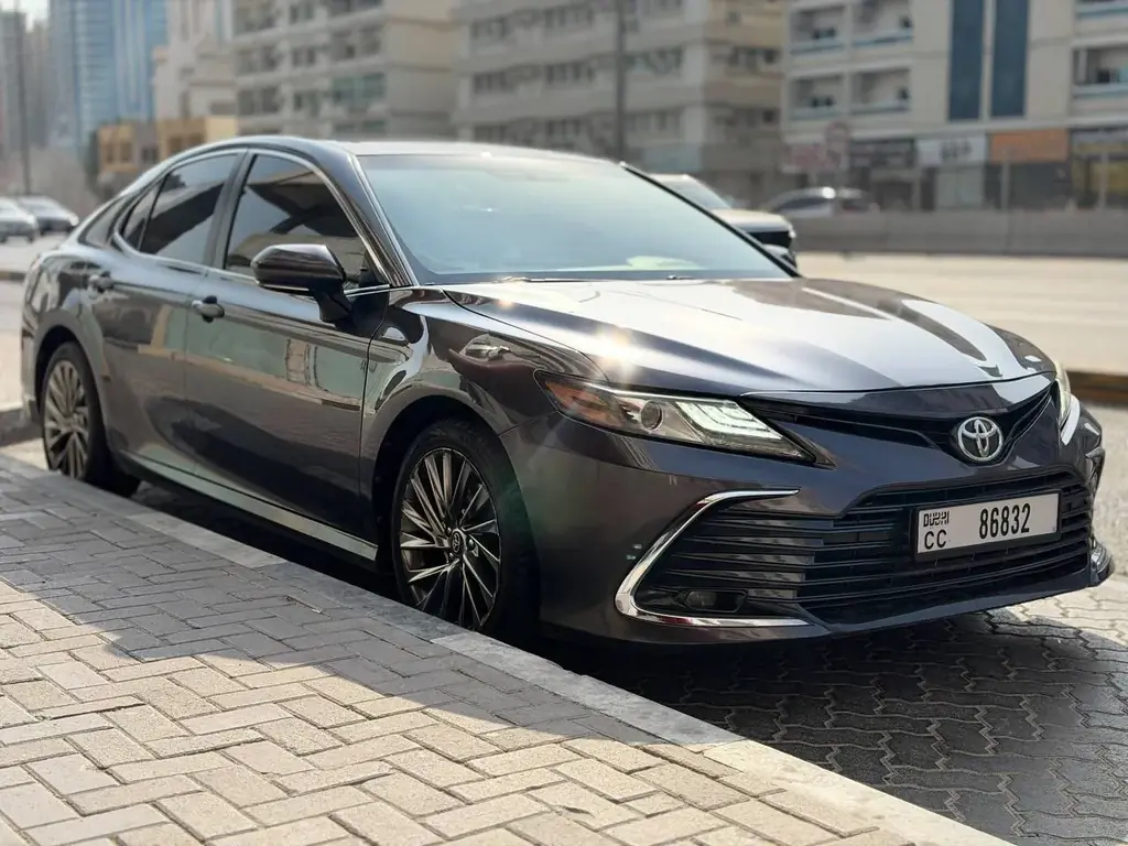 Срочно продается)( Toyota camry GCC 2022 ) DM @aauzzb1