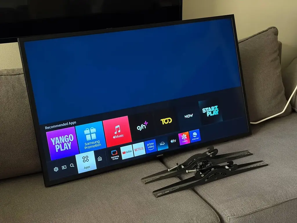 📺 Samsung Smart TV - 43″ (109 см)