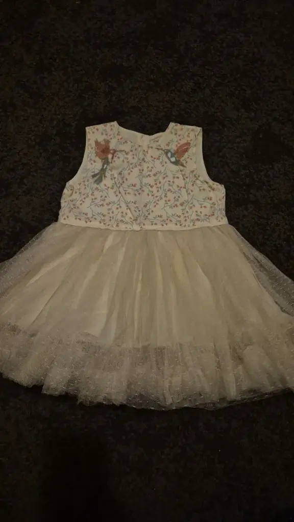 Плятье 40 дирхам. Дубай Марина