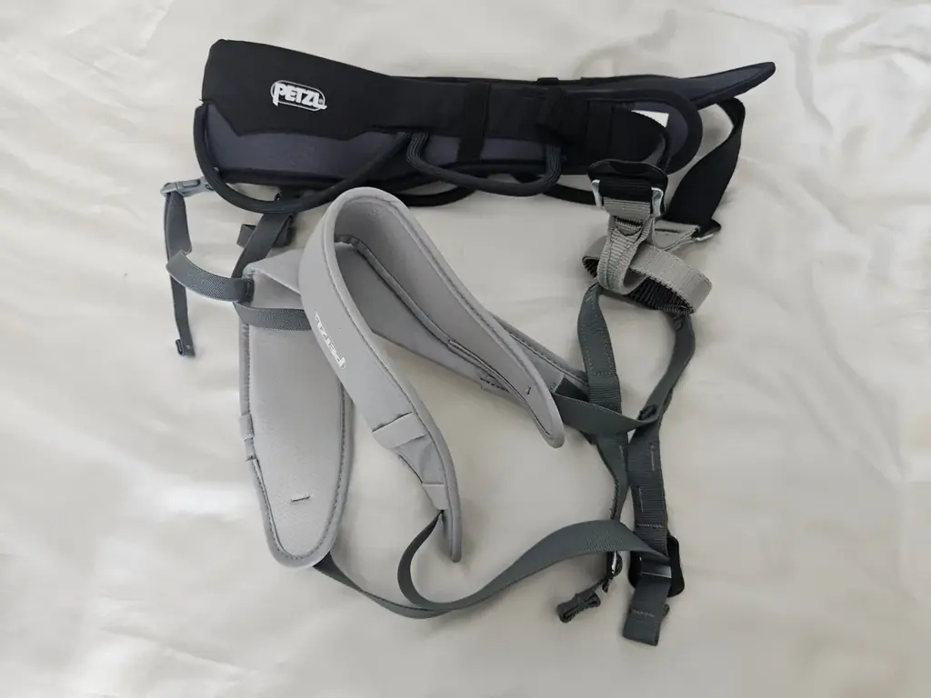 Страховочная система Petzl CORAX, размер 2