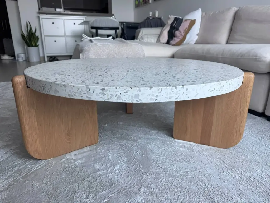 Concrete coffe table - Кофейный столик crate & barrel - 95cm diameter, 38cm height. 1200 aed