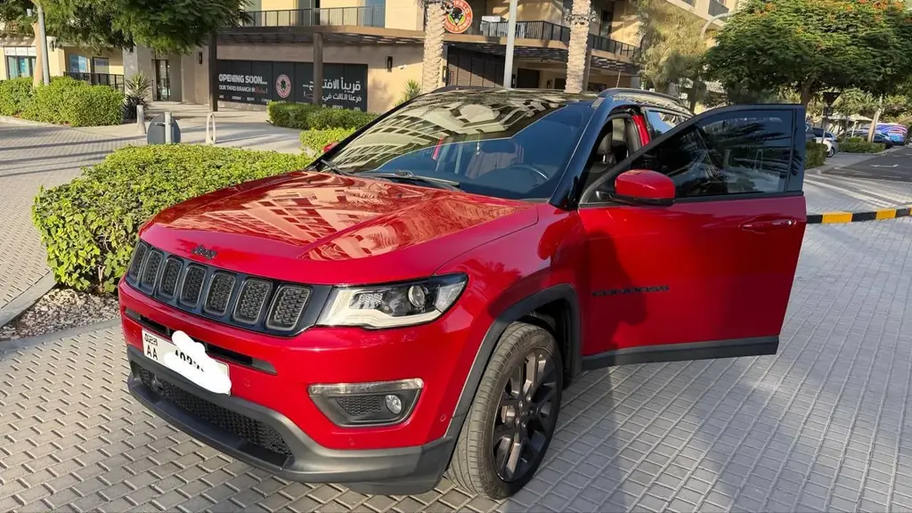 В связи с переездом продаю свой Jeep Compass 2019, full option -