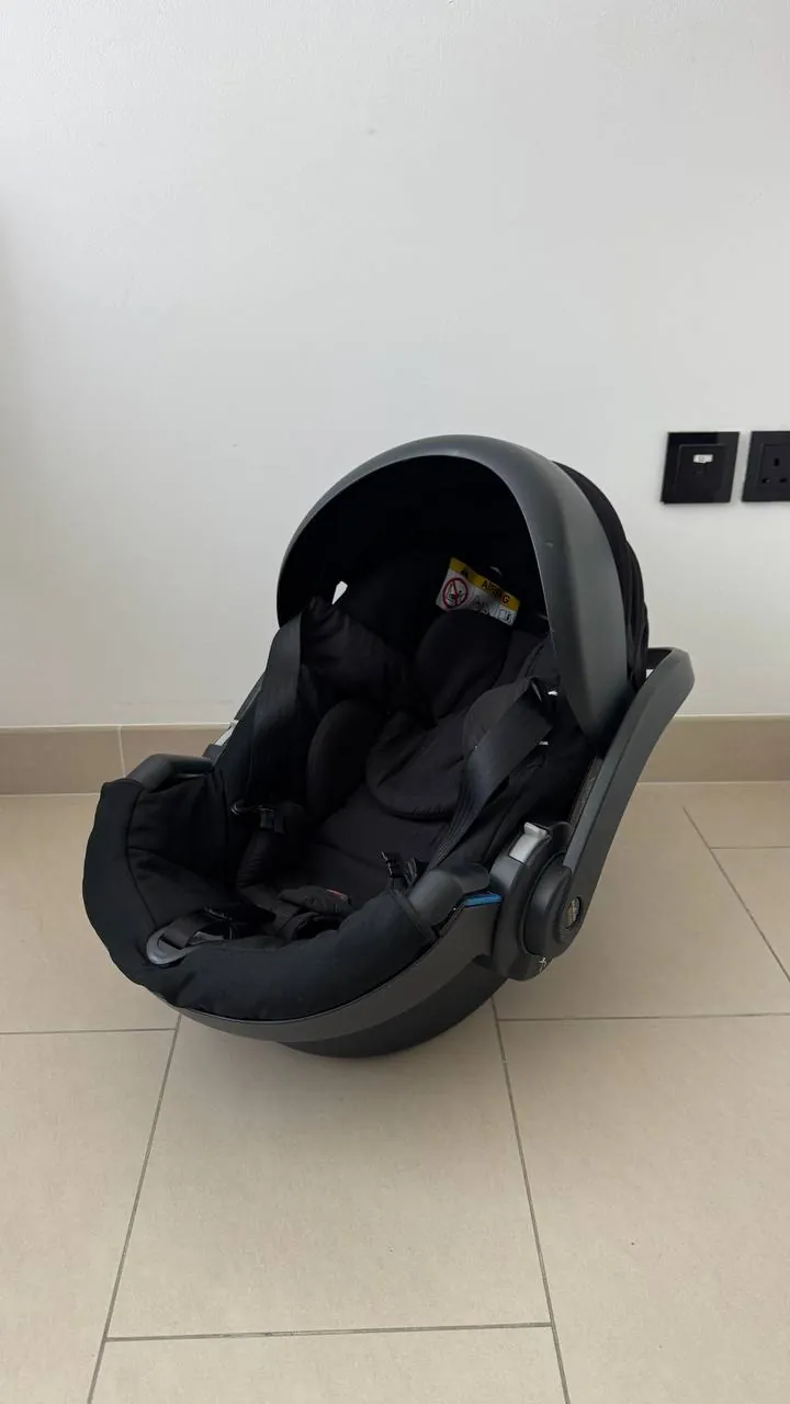 350 AED , Babyzen , в хорошем состоянии, 0-6 мес