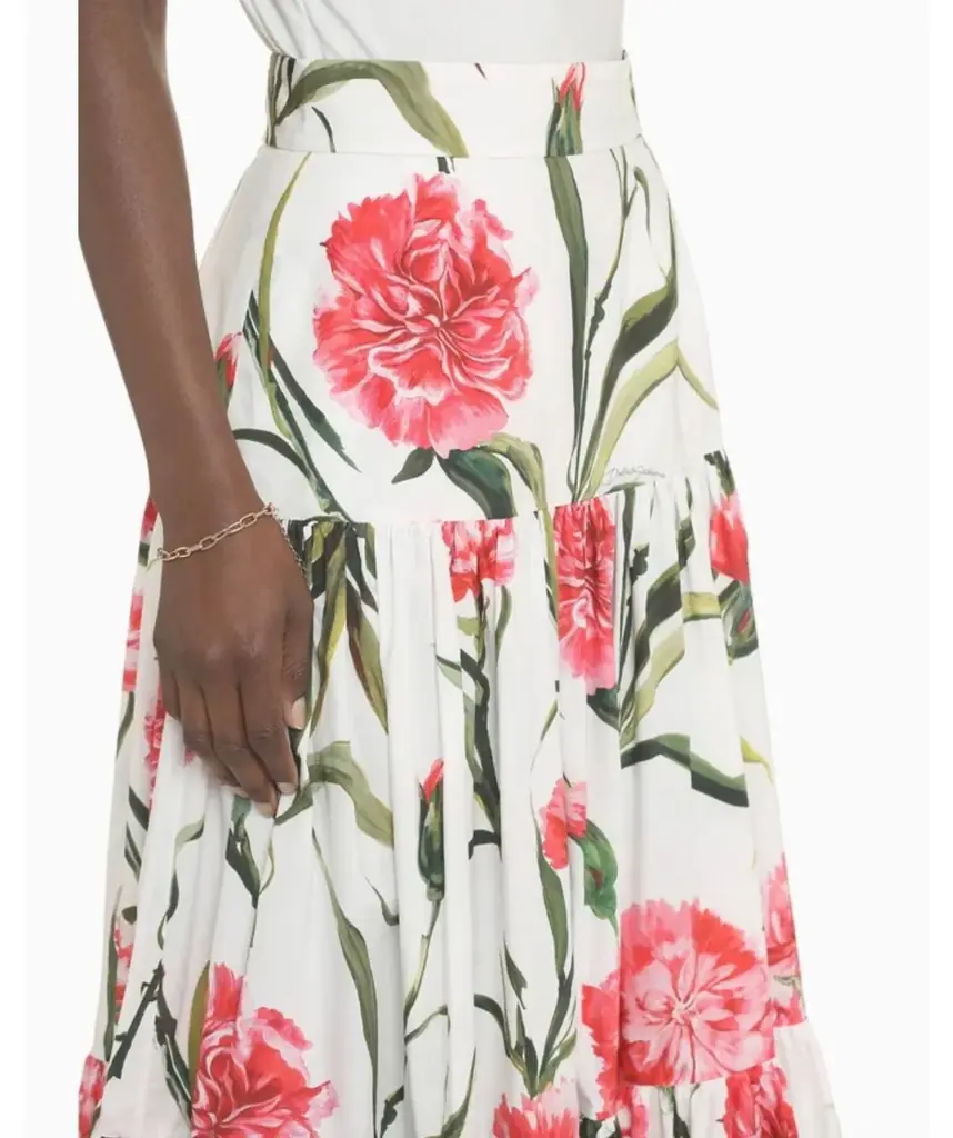 Dolce&gabbana юбка ,оригинал .размер S(на xs и м тоже сядет )200 aed ..бирки нет .надевала два раза