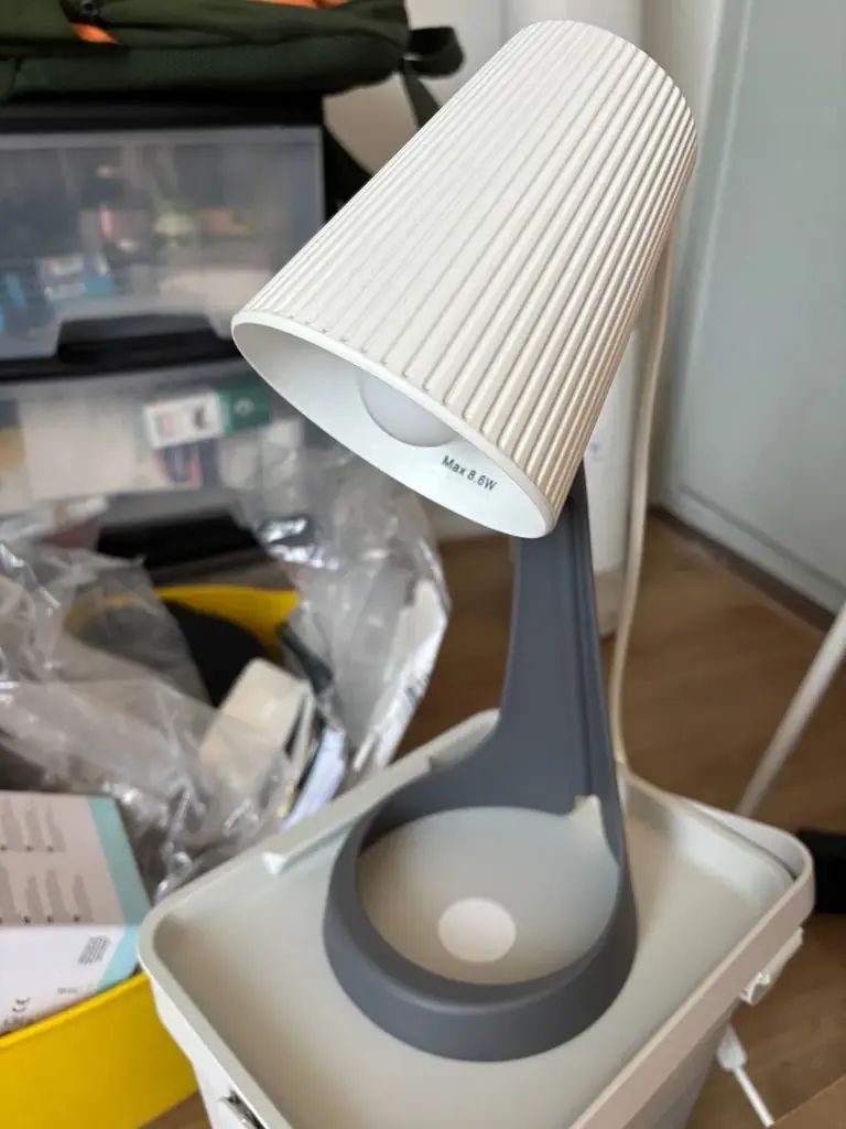 Lamp for 2 euros, pickup on campus