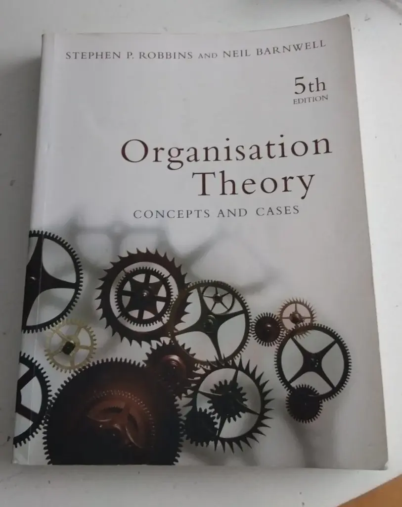 Organisation theory, Stephen P.Robbins. 15€. Pick-up on campus.