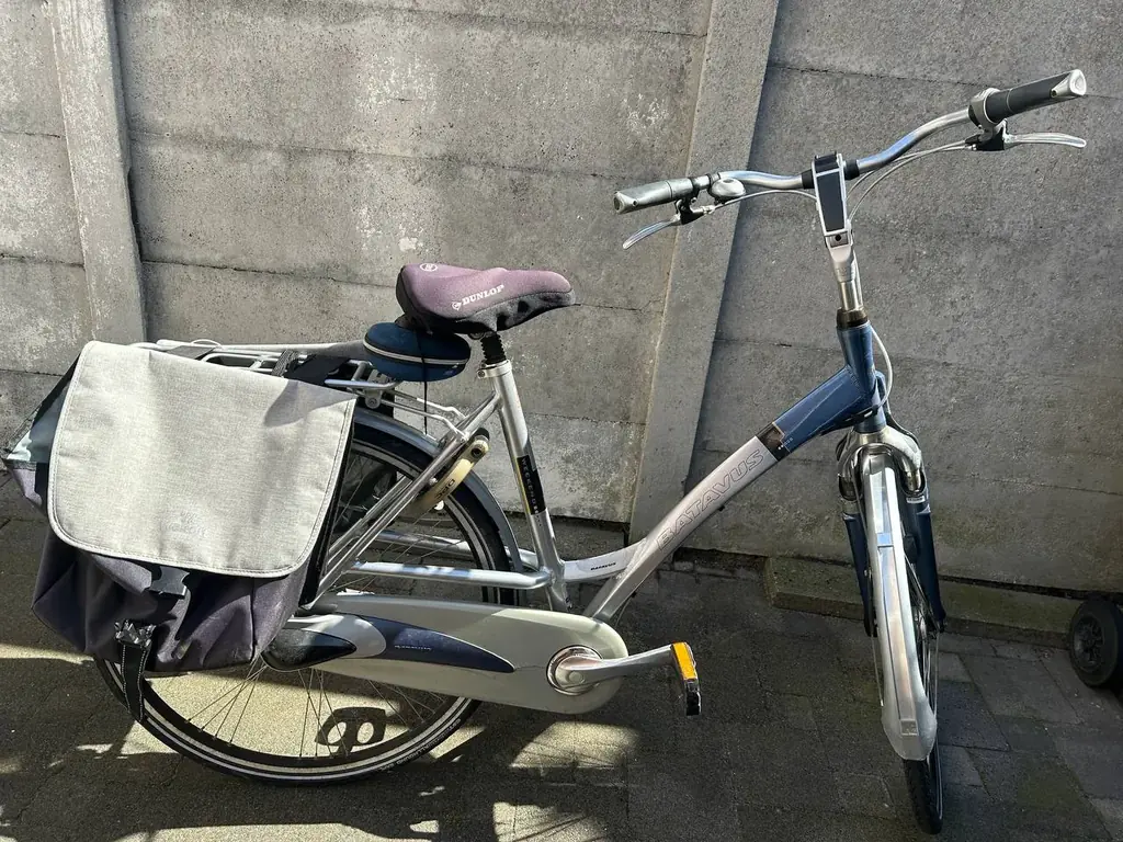 Hi everyone! I am selling my Batavus bike. I bought it just a week ago at a local bike shop here in…