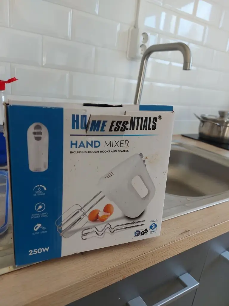 selling a elettronic blender for 8 euros