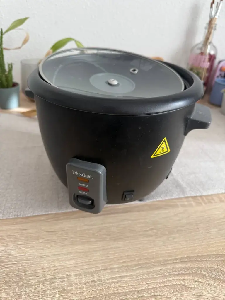 Rice cooker, 8€, pick up near city center