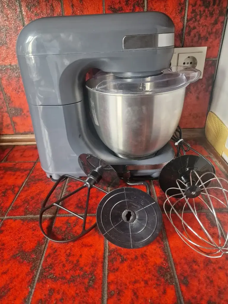 I am selling this food processor (complete with all attachments), the board games Risk and Monopoly…