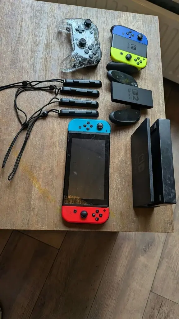 Selling a nintendo switch, DM for price
