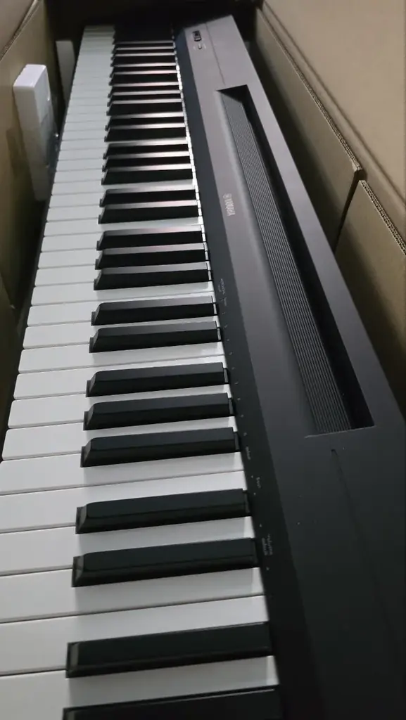 🎹 Yamaha P-145B Digital Piano – €350