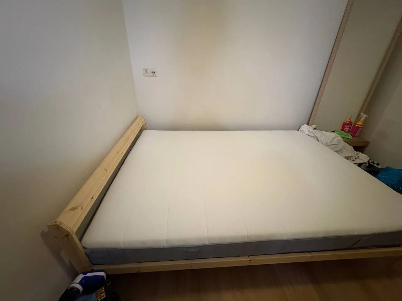 Bed Frame + Mattress + Mattress Protector (140 × 200 cm) – €175