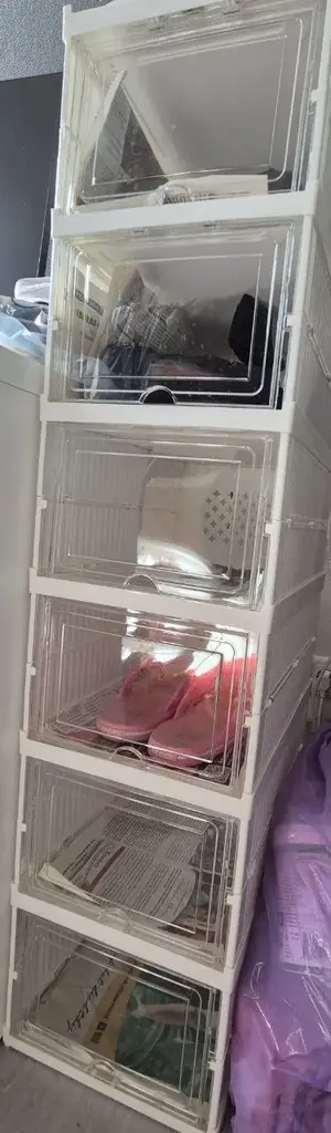 6-tier foldable shoe rack.. €7