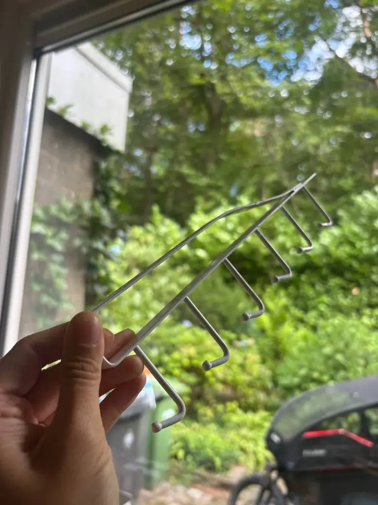 holder for kitchen, hangs on kitchen cabinet, 1€