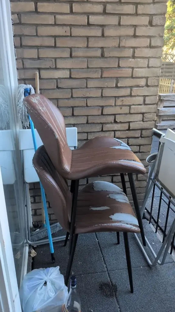 FREE - two chairs pick up city center