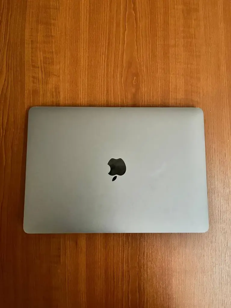 Hi I am selling my Macbook Pro 13-inch M1, 16 GB central memory and 512 GB SSD. It is very lightly …