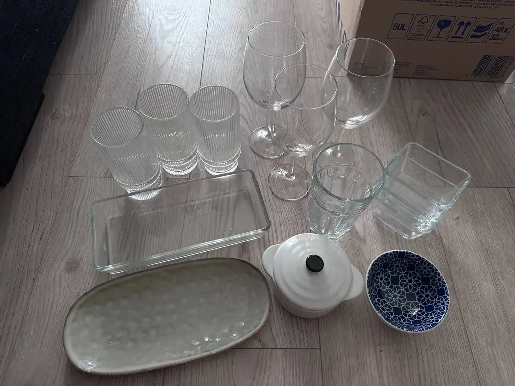 3x Ribbed long glass - €2/pc