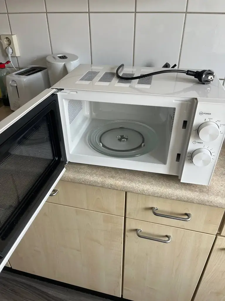 Selling this microwave used twice