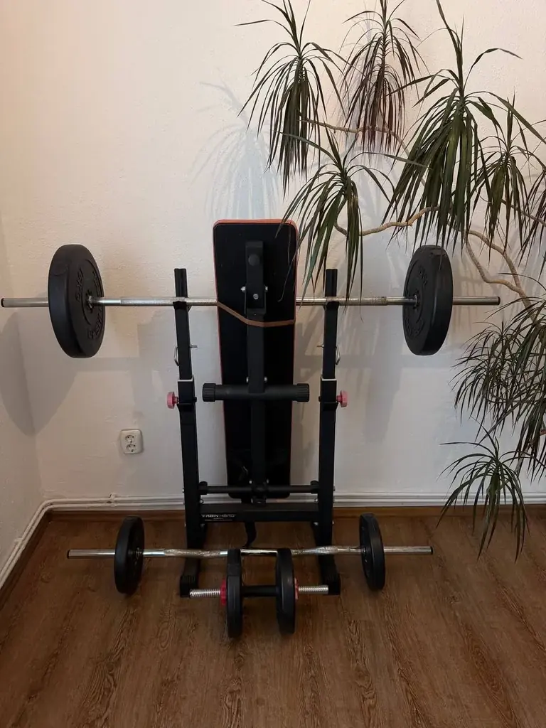 Добрый день. Продам спортивный набор, все что на фото. Также есть блины на штангу весом 20, 15, 10 …