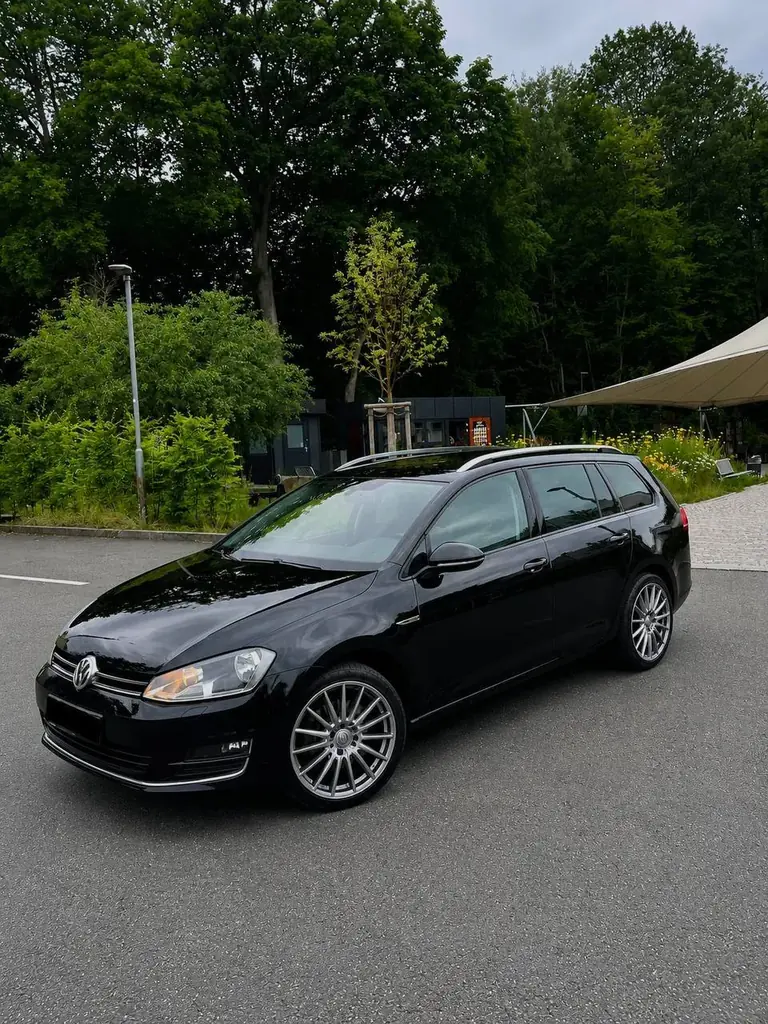 В продаже Volkswagen Golf 7