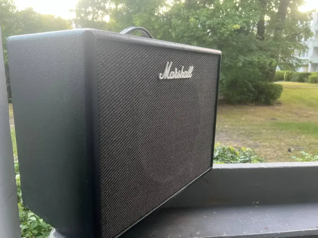 Продаю комбоусилитель для гитары Marshall Code50: 50 ватт, эмуляция голов, кабинетов и педалей марш…