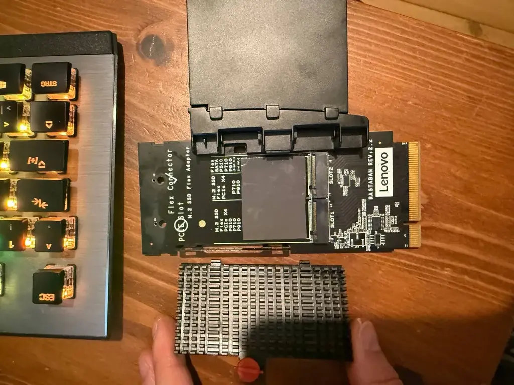 Продам , Адаптер под ssd