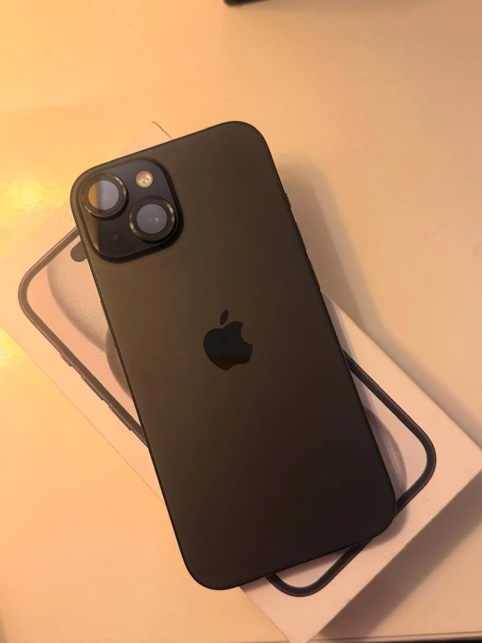 📱 iPhone 15 128 GB — 370 €