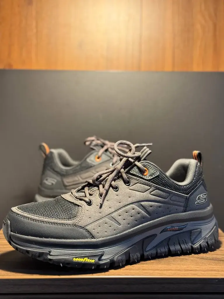 🔥 Skechers Arch Fit (GoodYear)
